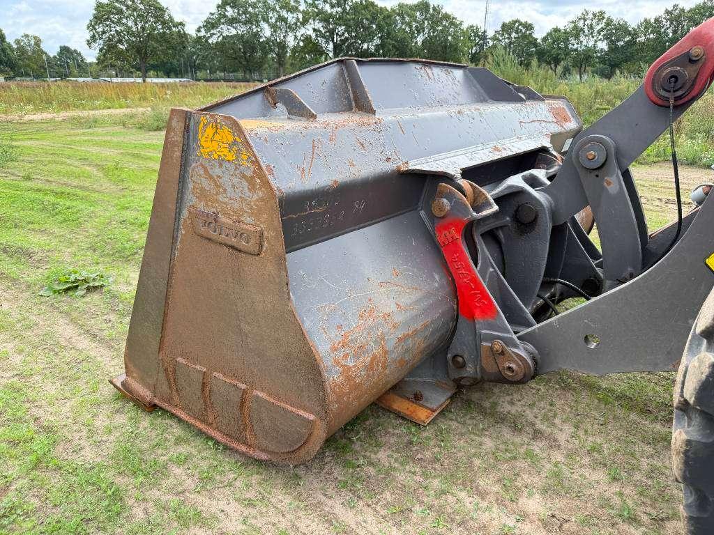 Volvo L90H - 3rd Function / Quick Coupler Photo 23