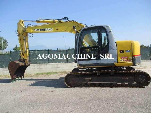 New Holland E145 Photo 3