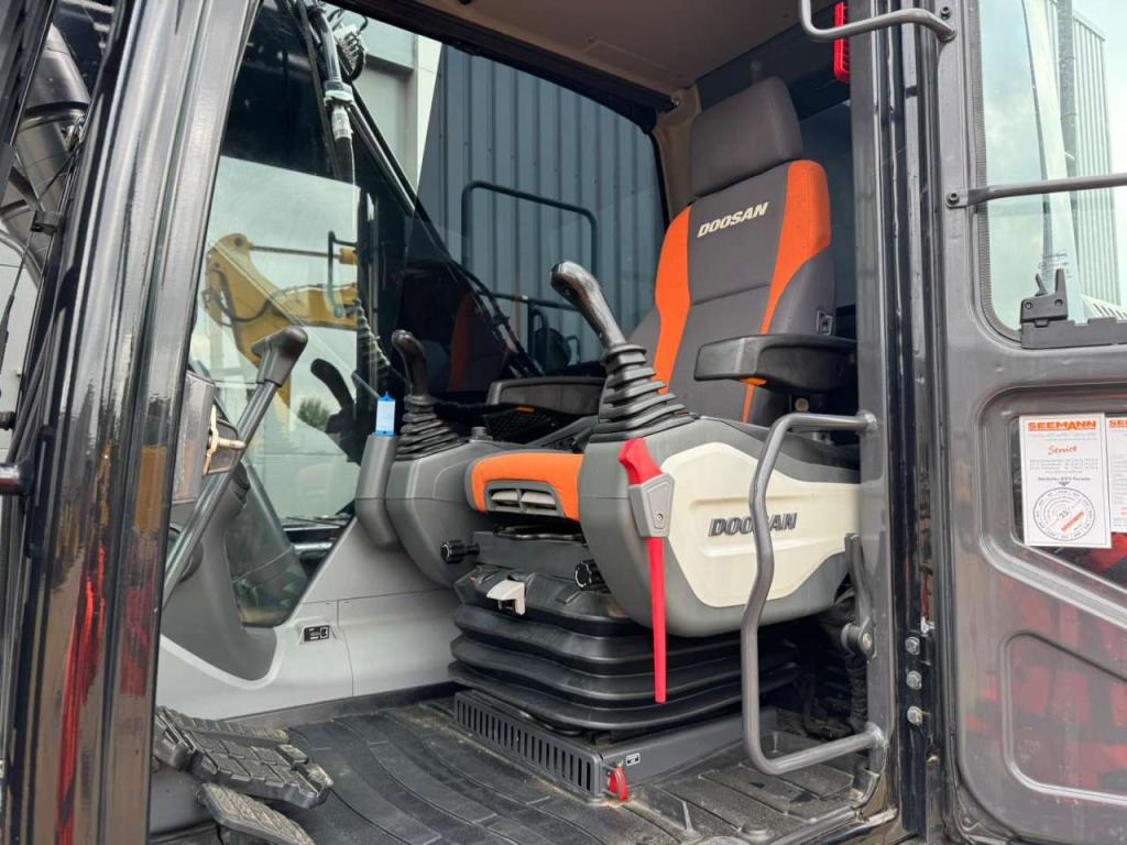 Doosan DX225LC-5 Photo 22