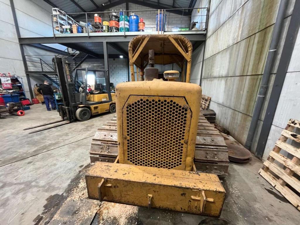 Caterpillar D4 Photo 3