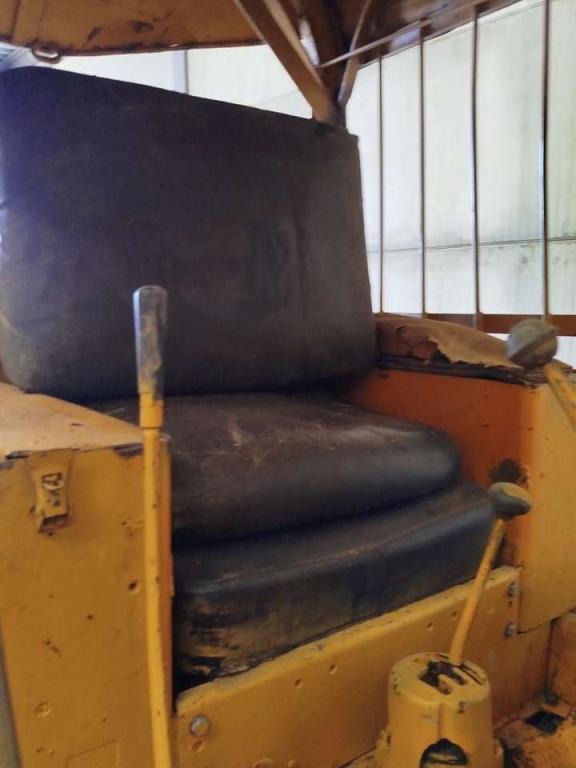 Caterpillar D4 Photo 5