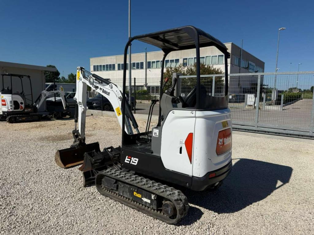 Bobcat E19 Photo 3