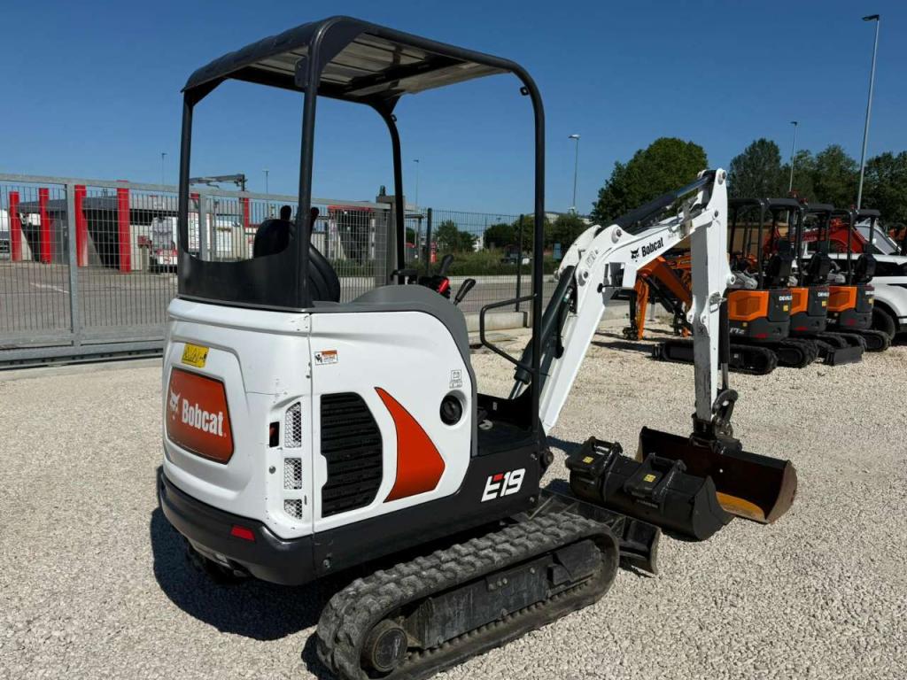 Bobcat E19 Photo 4