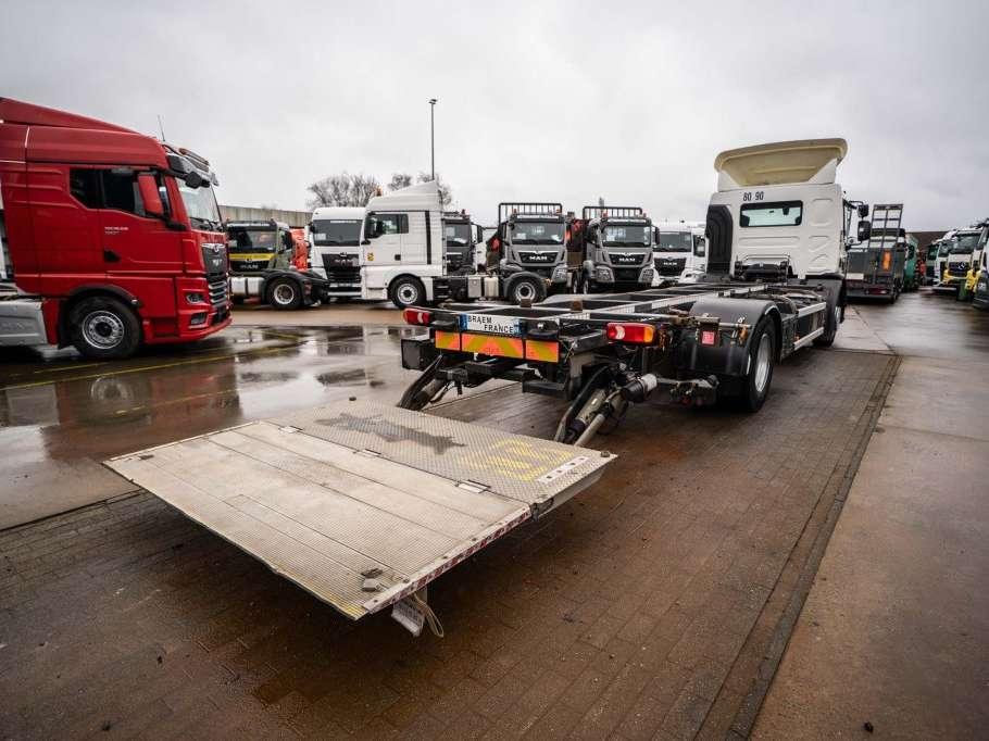 Renault D19 320 DXI + DHOLLANDIA Photo 8