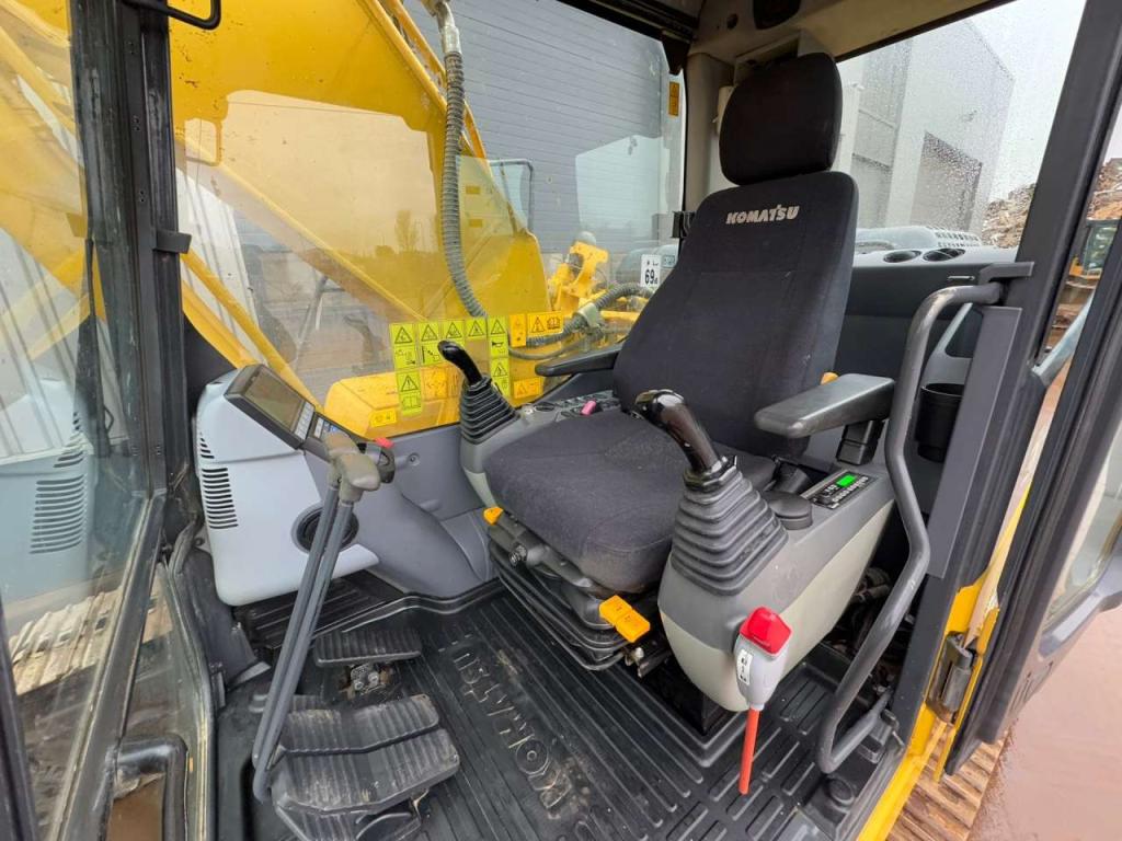 Komatsu HB215LC-1 HYBRID Photo 26