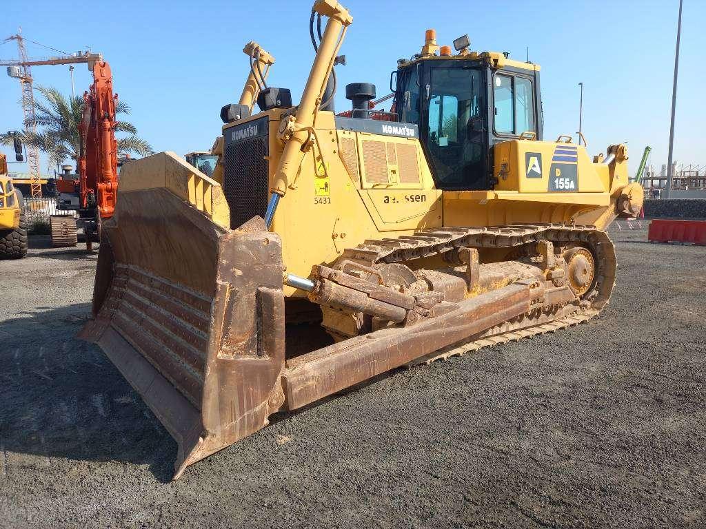 Komatsu D155A-6R (4pcs available for sale in Abu Dhabi) Photo 9