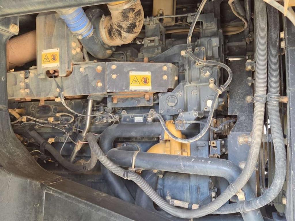 Komatsu HD465-7R Photo 7