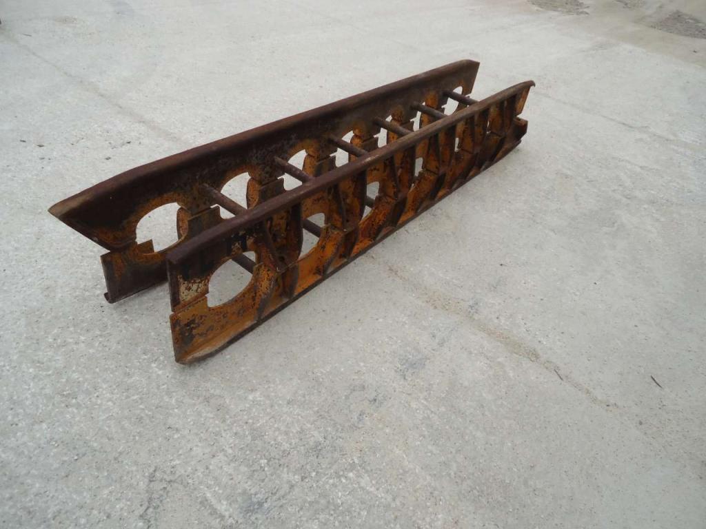 Track roller guard for Fiat Allis FL14D Photo 3