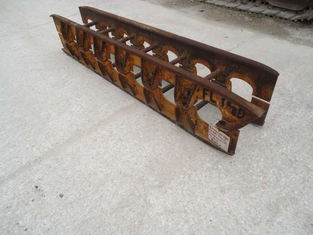 Track roller guard for Fiat Allis FL14D Photo 4