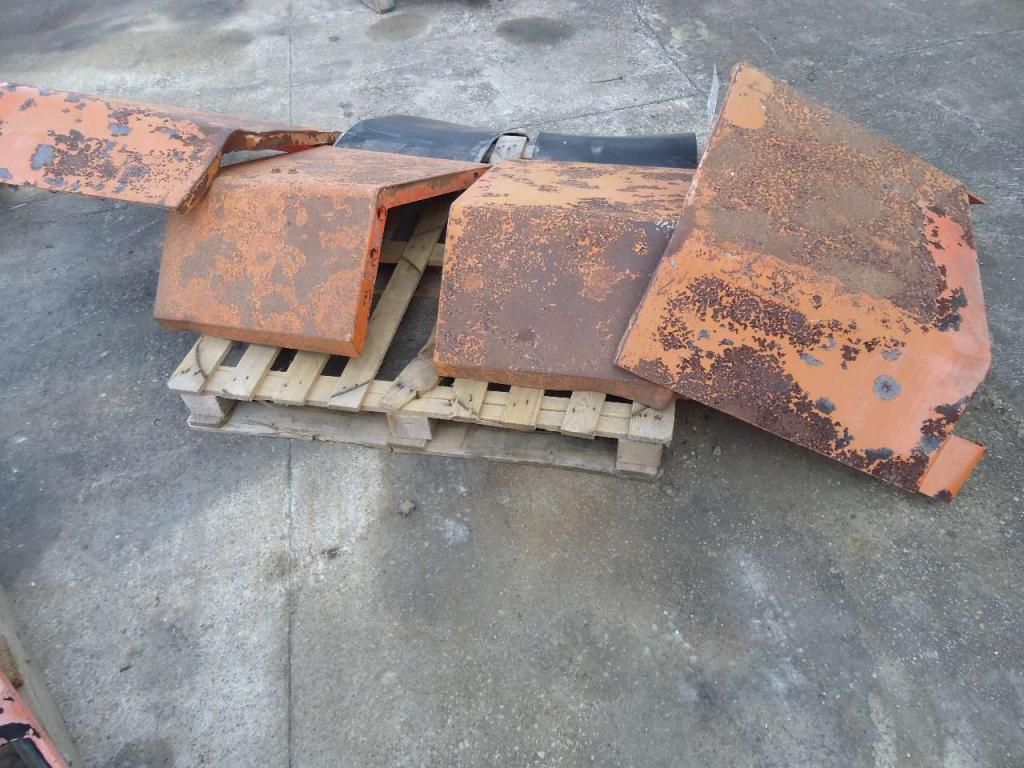 Mudguard for Fiat Hitachi W130 Photo 3