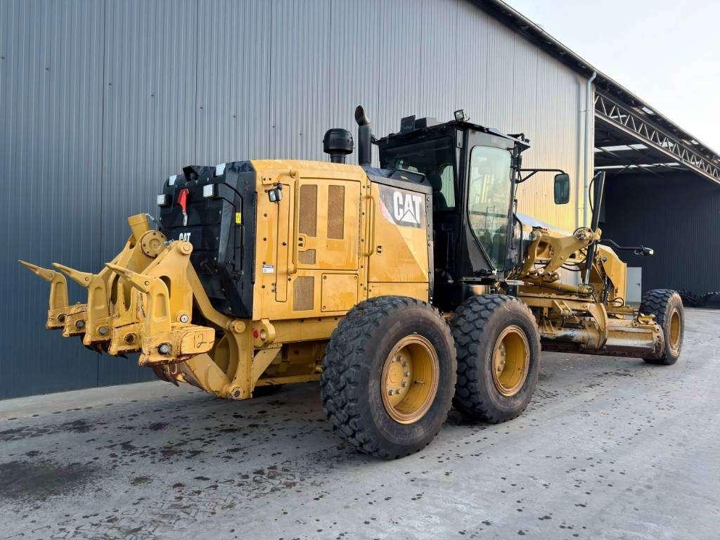 Caterpillar 140M3 Photo 4