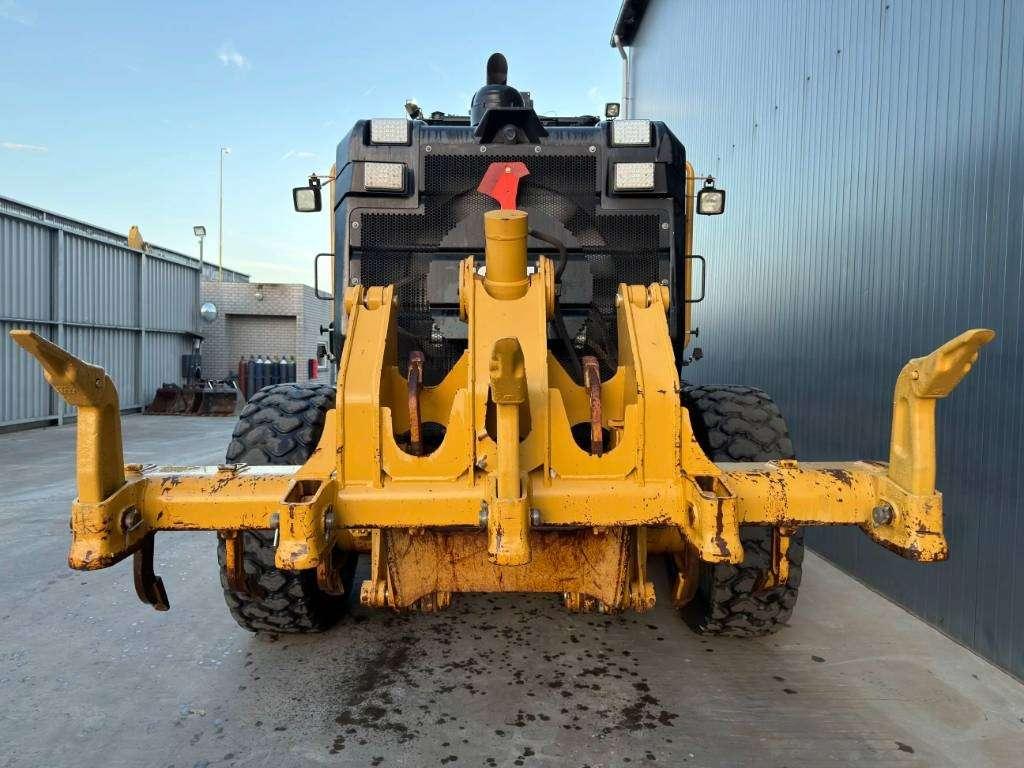 Caterpillar 140M3 Photo 8