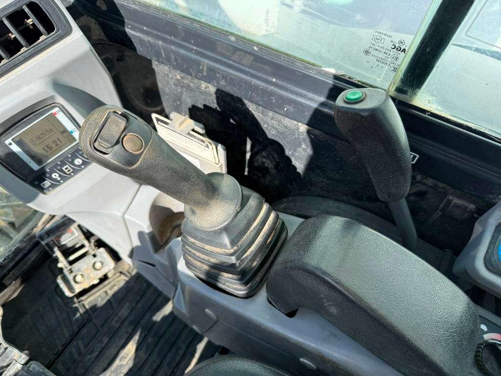 Kubota KX037-4 - Hammer Lines / Quick Coupler Photo 10