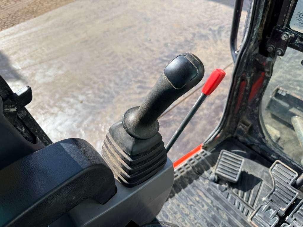 Kubota KX037-4 - Hammer Lines / Quick Coupler Photo 9
