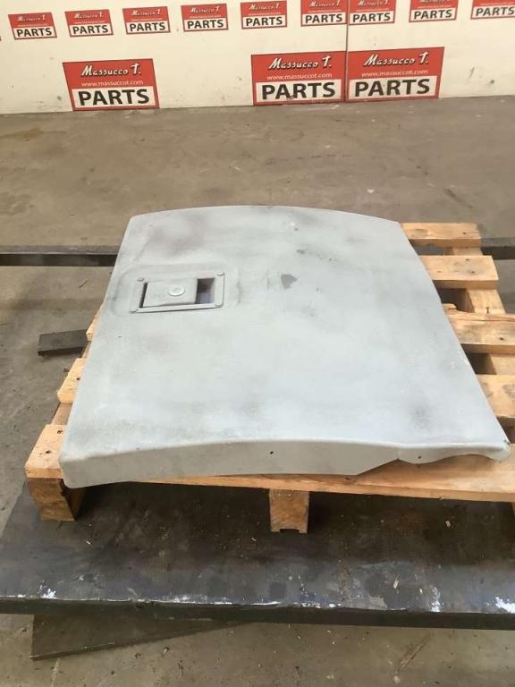 Sportello laterale for Hitachi ZAXIS 135 US Photo 1