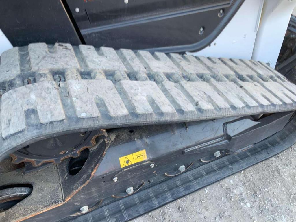 Bobcat T76 Photo 4