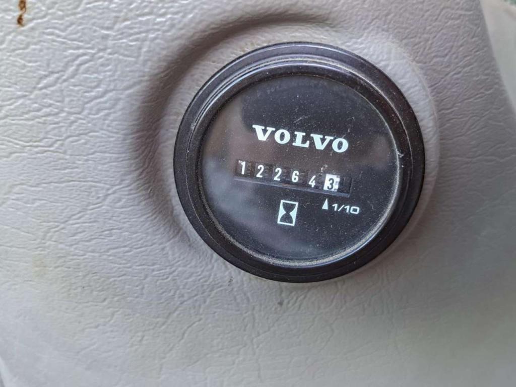 Volvo EC220E Photo 15