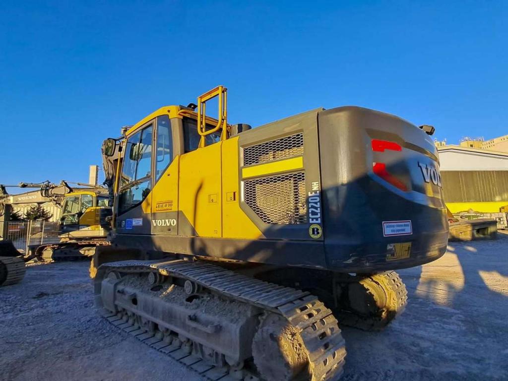 Volvo EC220E Photo 2
