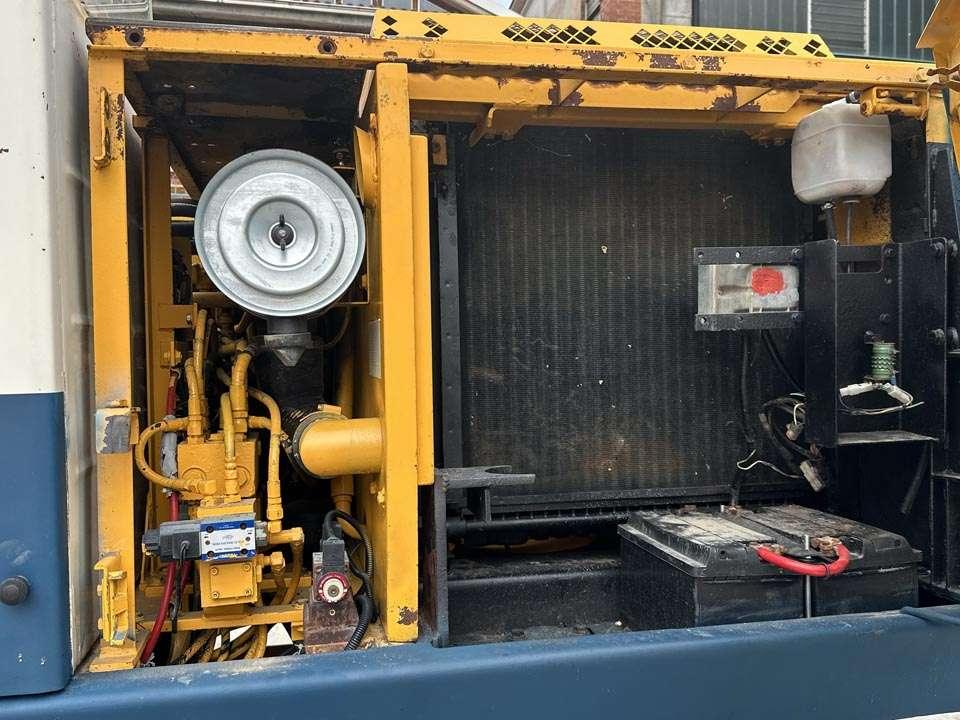 Komatsu PC180NLC-5K Photo 9