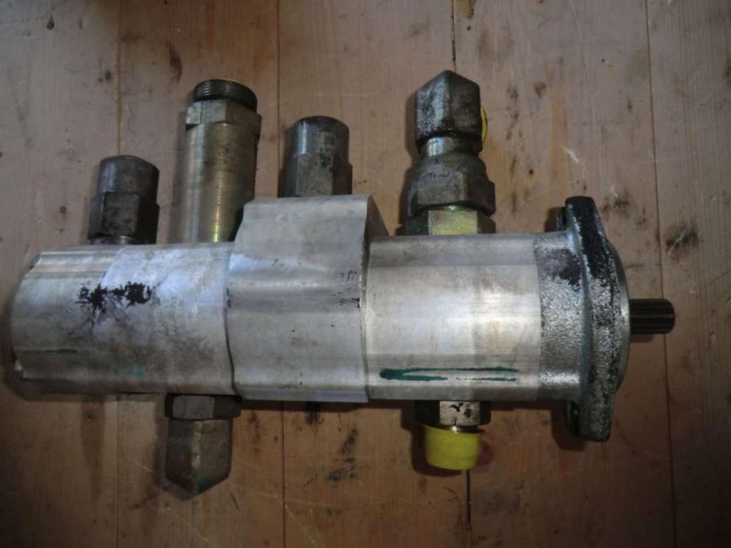 Hydraulic pump for Caterpillar 988H Photo 2