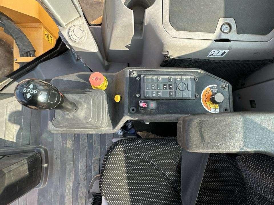 Volvo SD160B Photo 16