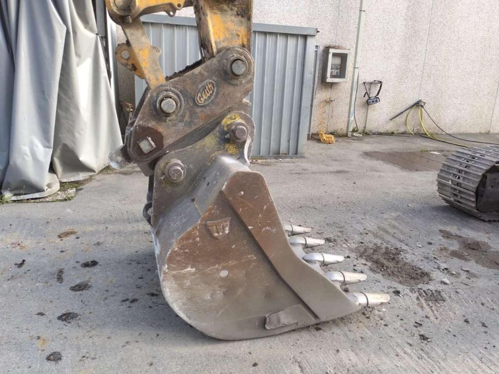 JCB 220XLC Photo 12