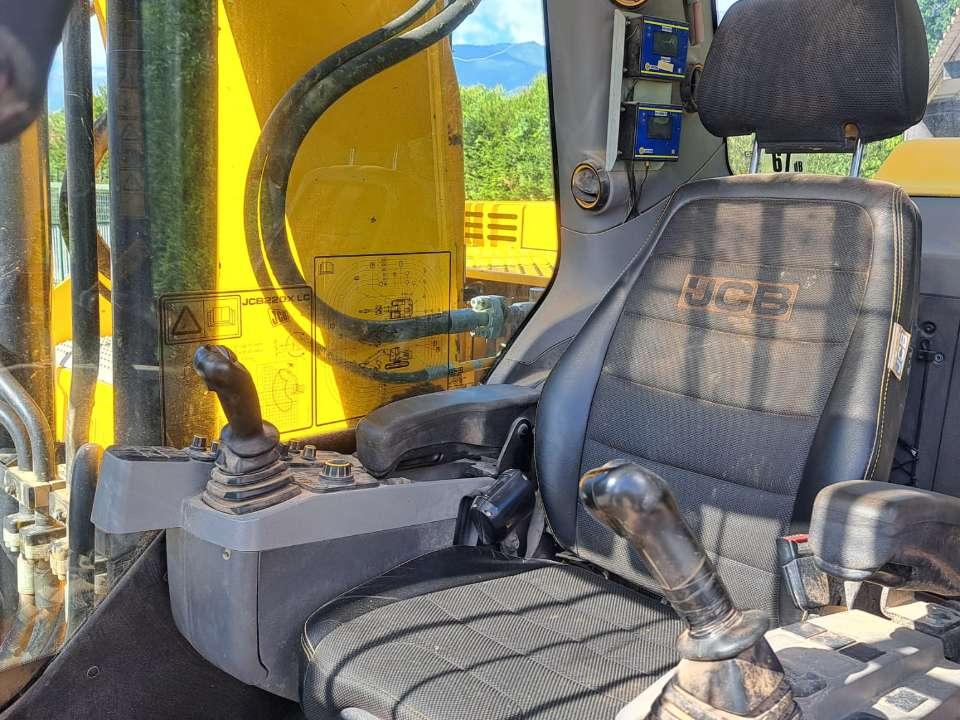 JCB 220XLC Photo 15