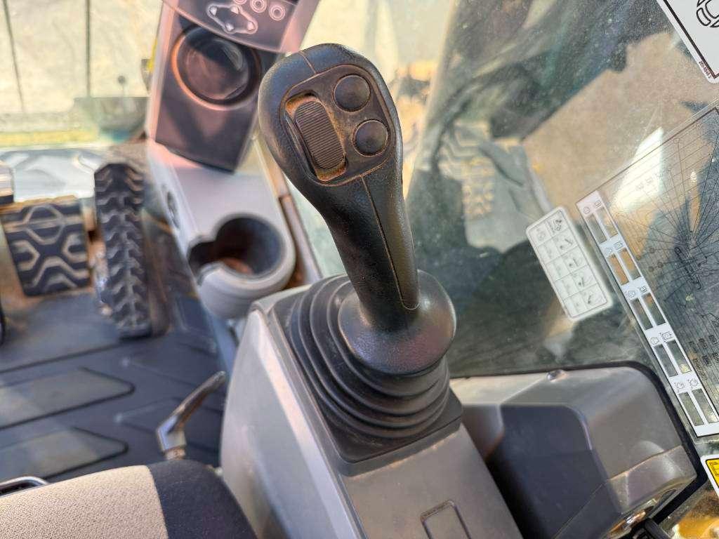 Caterpillar 390F - German Machine / Camera / Quick Coupler Photo 11