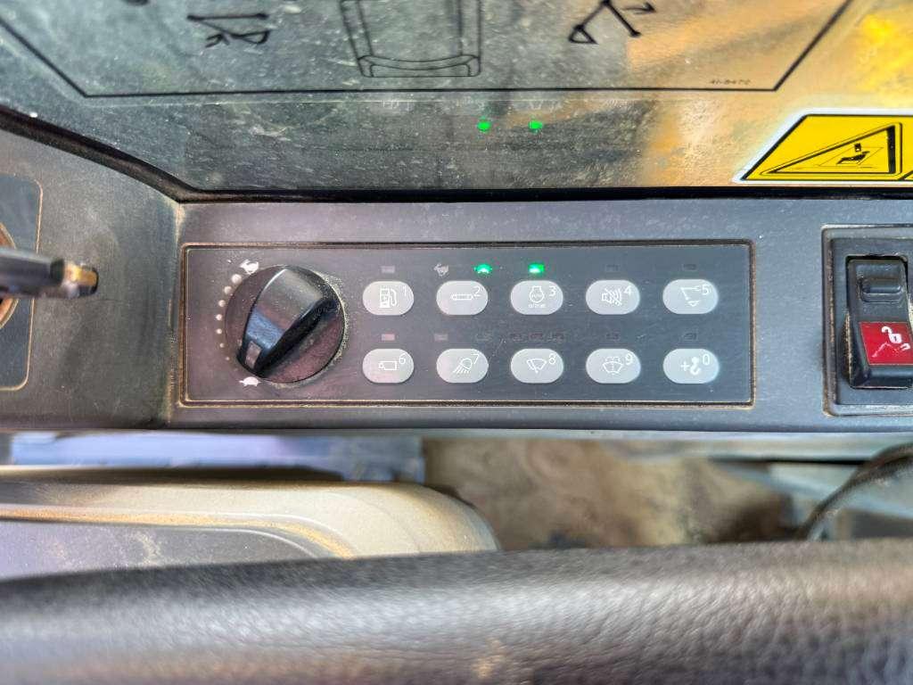 Caterpillar 390F - German Machine / Camera / Quick Coupler Photo 13