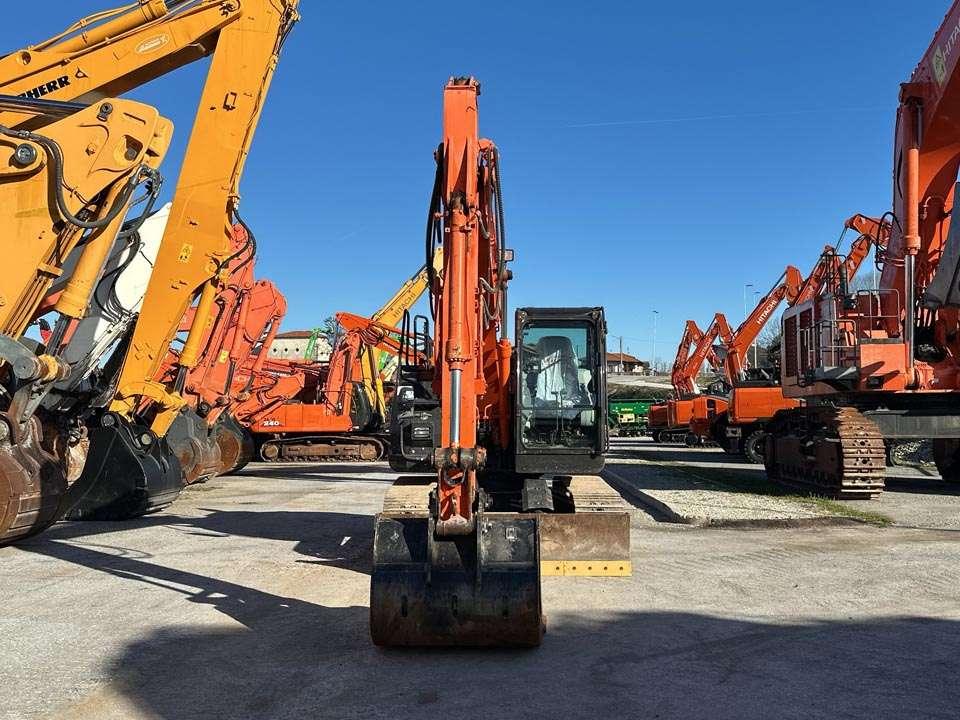 Hitachi ZX135US-6 Photo 20