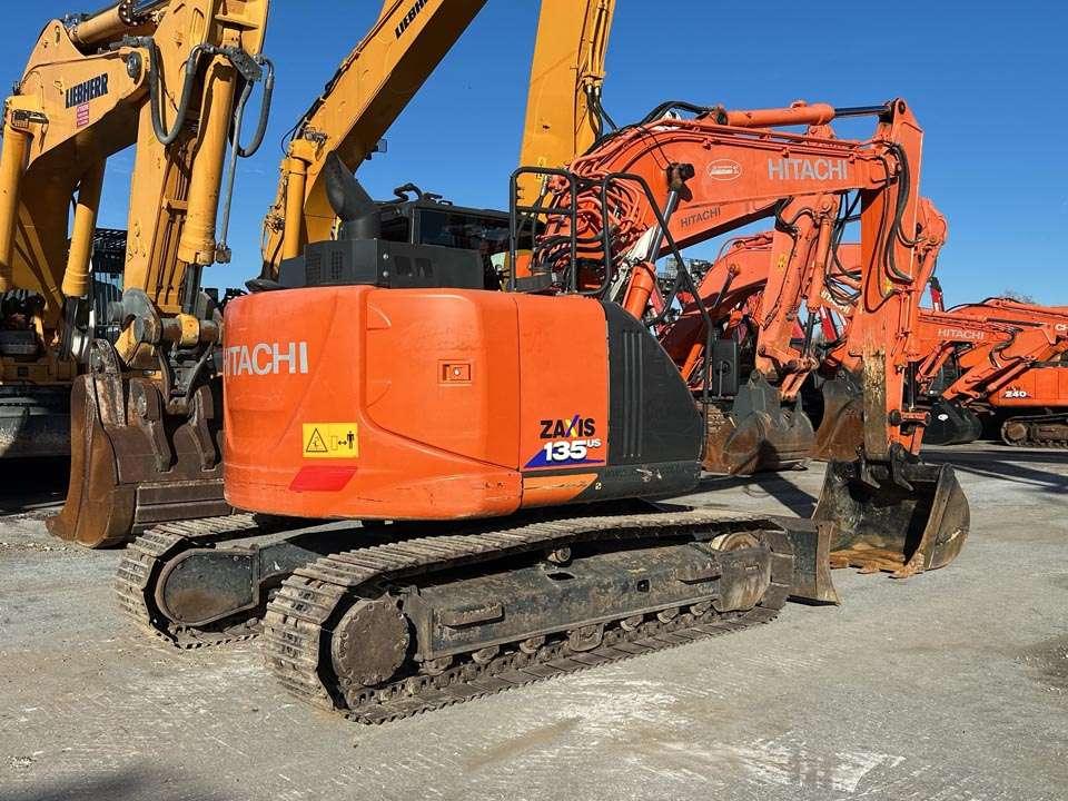 Hitachi ZX135US-6 Photo 22