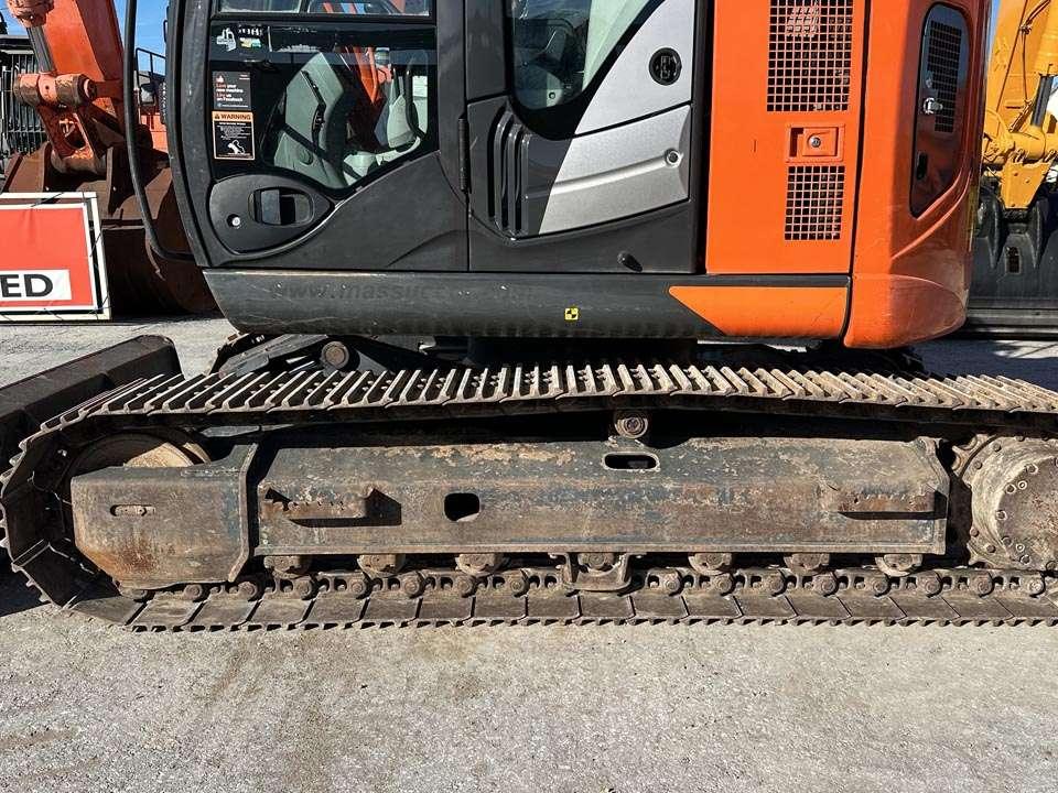 Hitachi ZX135US-6 Photo 4