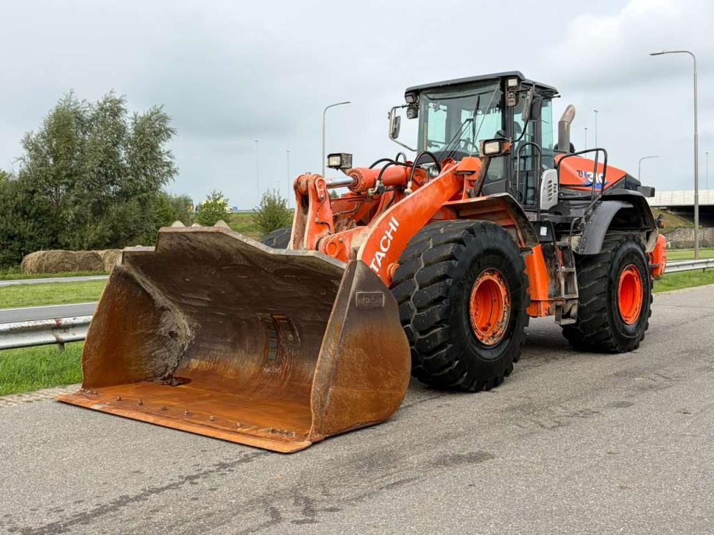 Hitachi ZW310-6 Photo 2