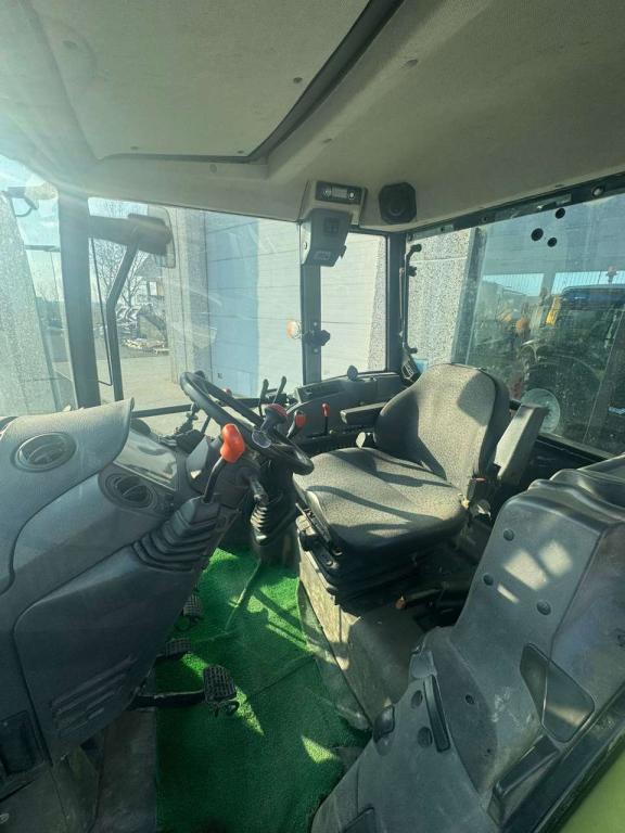 Claas Axos 320 Photo 2