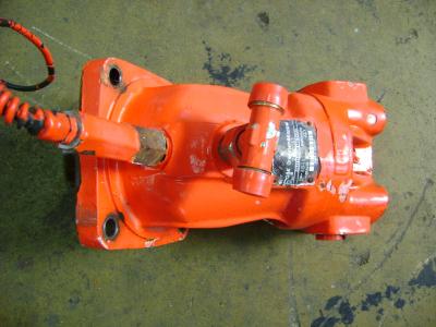 Turntable rotation motor for O&K (Orenstein & Koppel) RH 6-22 sold by PRV Ricambi Srl