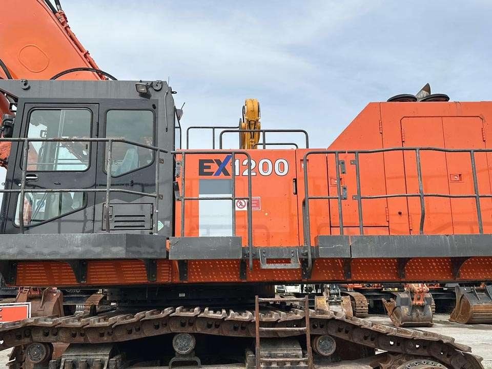 Hitachi EX1200-6 Photo 5