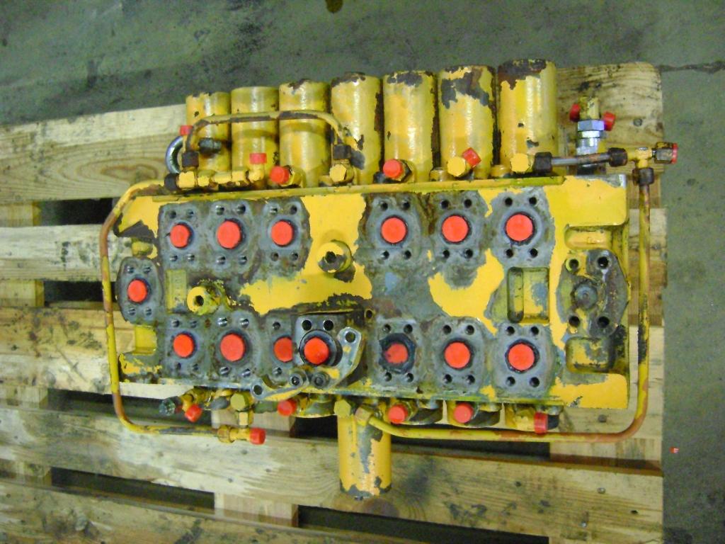 Hydraulic distributor for Liebherr 912 Litronic Photo 2