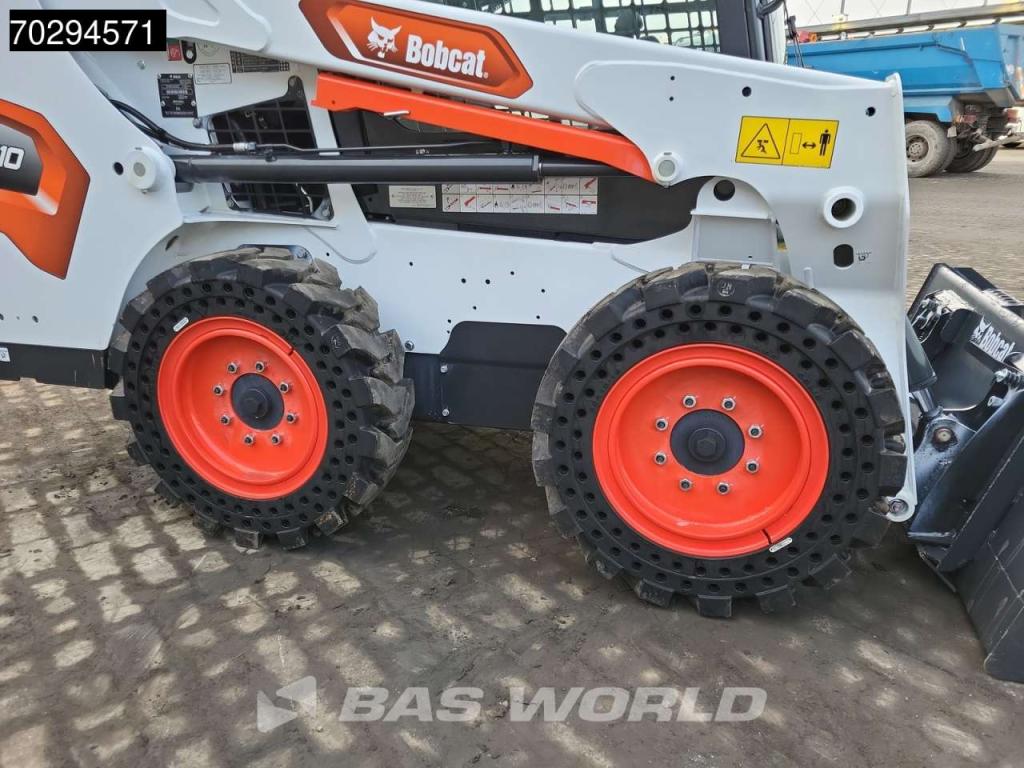 Bobcat S510 A/C - Cabin Photo 18