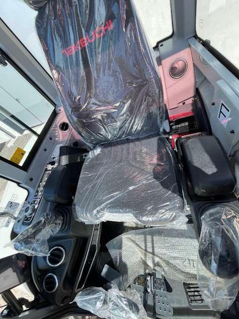 Takeuchi TB335R Photo 10