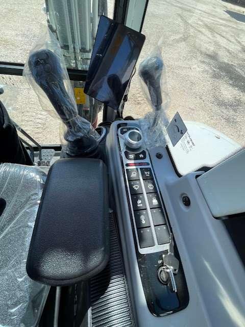 Takeuchi TB335R Photo 4