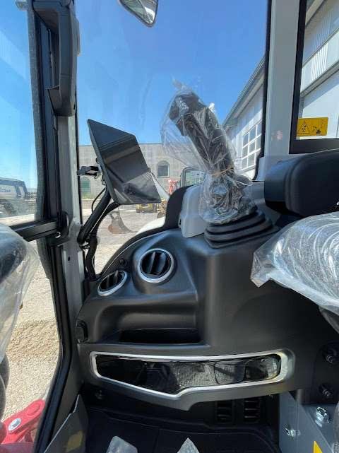 Takeuchi TB335R Photo 9