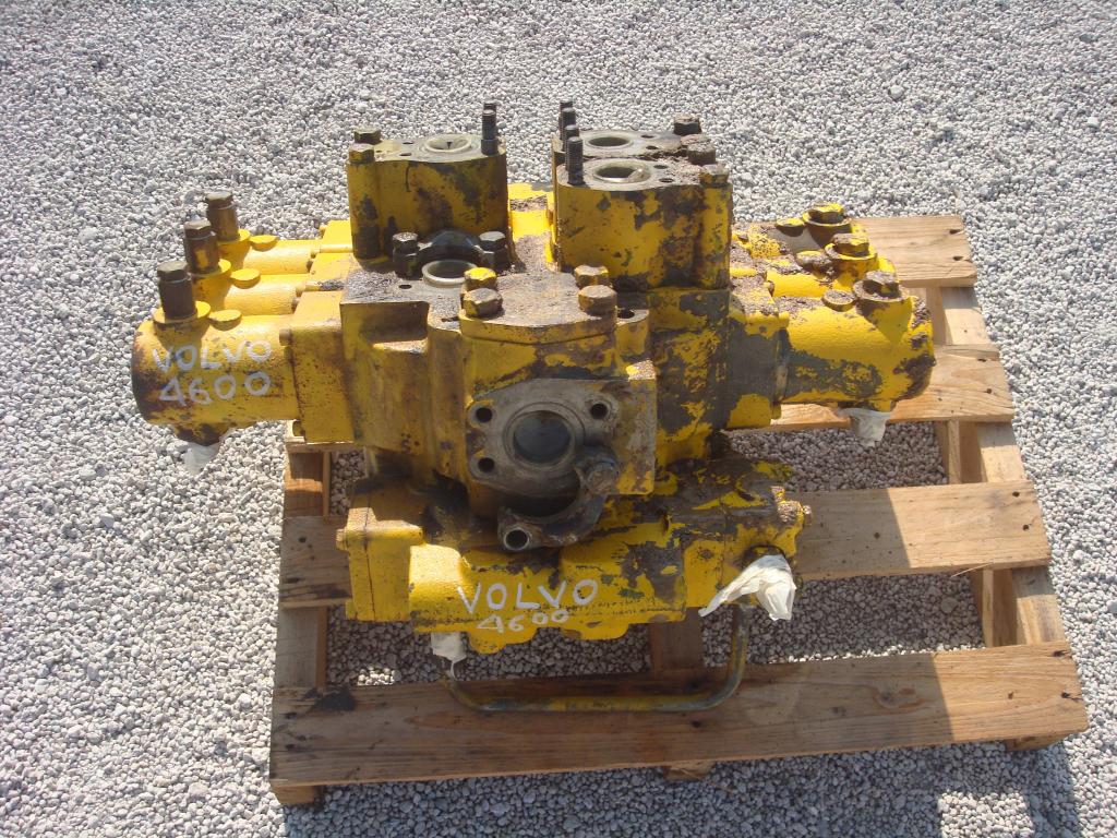 Hydraulic distributor for Volvo 4600 Photo 1