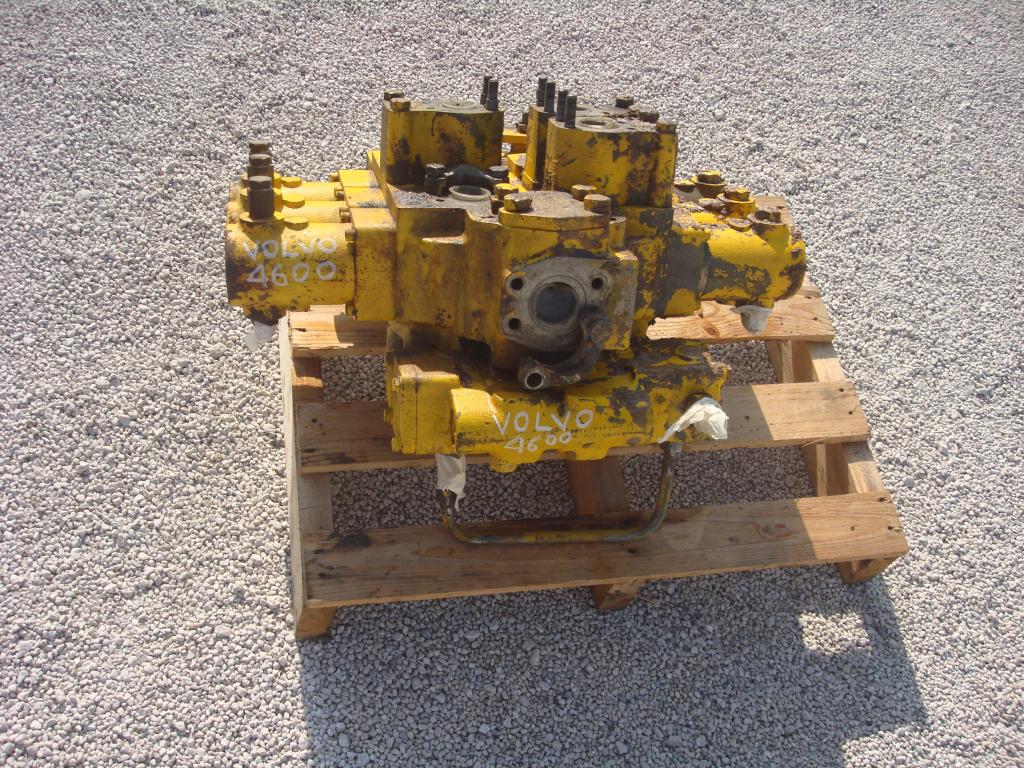 Hydraulic distributor for Volvo 4600 Photo 3