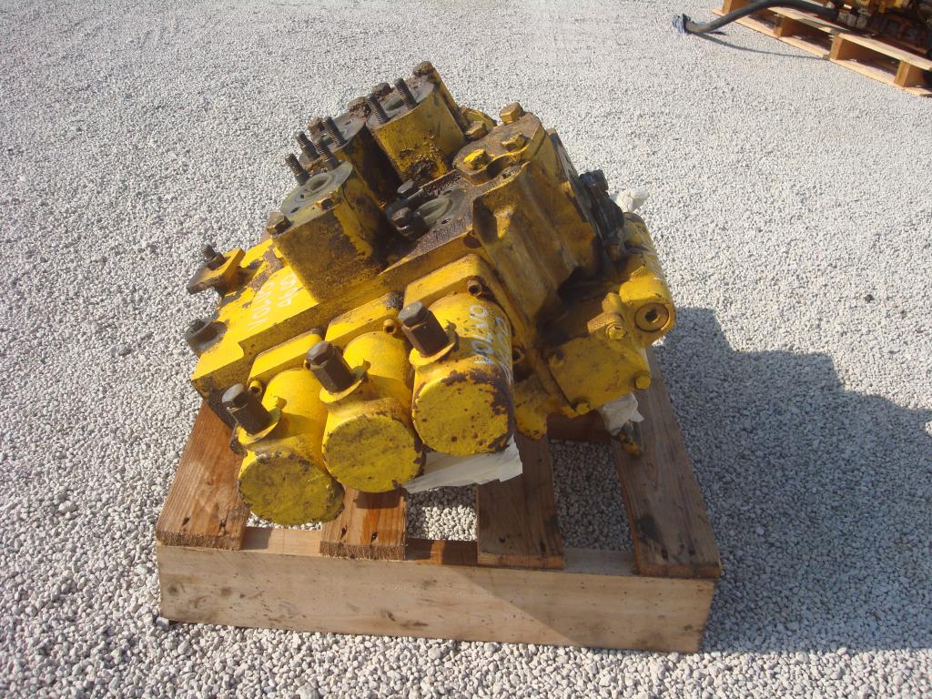 Hydraulic distributor for Volvo 4600 Photo 4