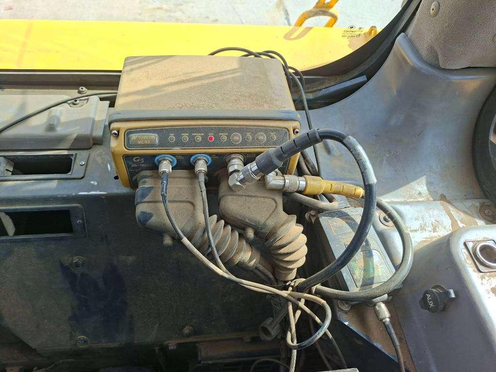 Komatsu D65PX-18 (with Topcon 3D GPS) Photo 21
