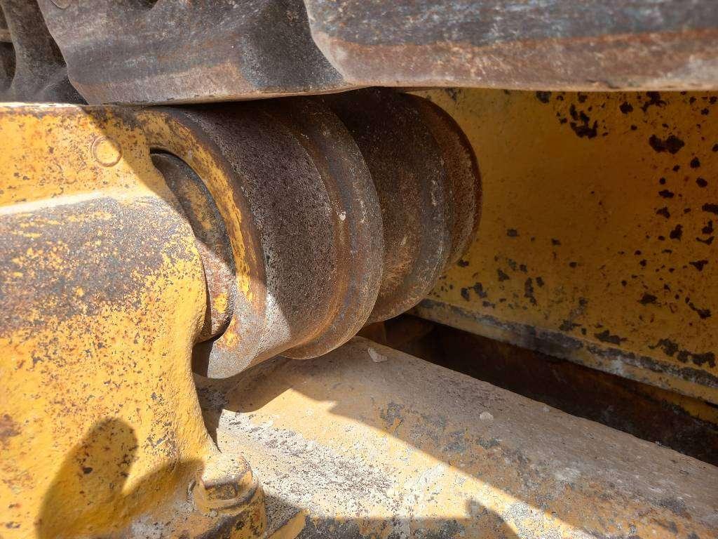 Komatsu D275A-5R (Abu Dhabi) Photo 11