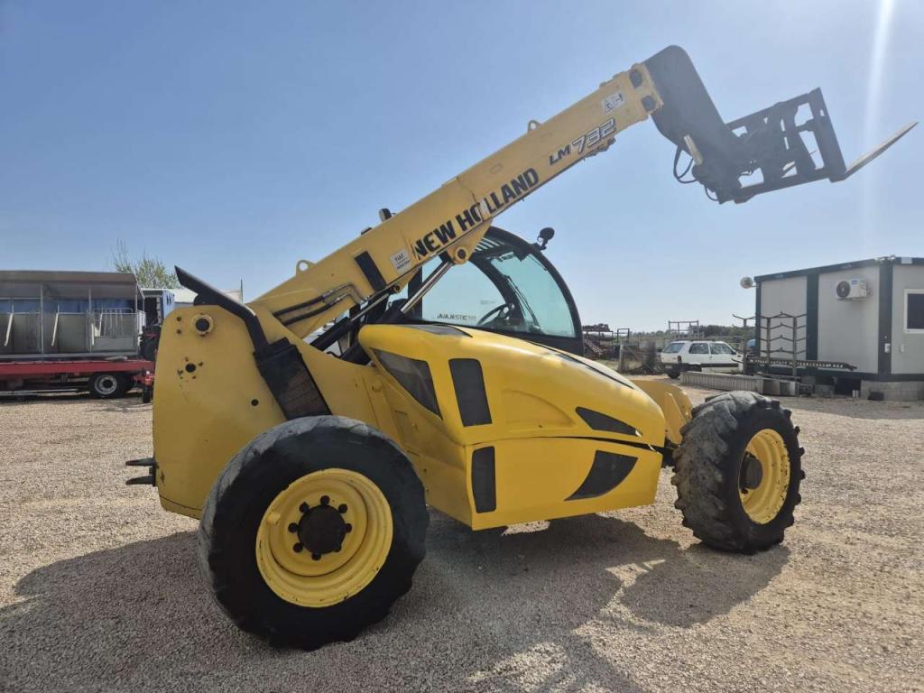 New Holland LM732 Photo 4