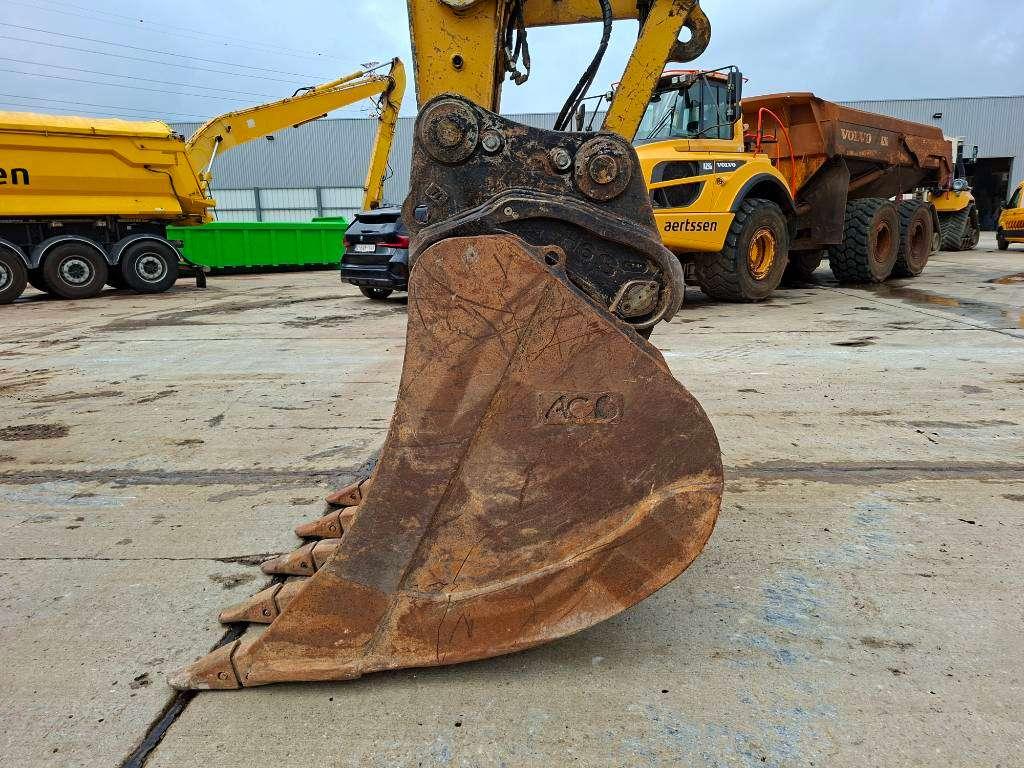 Caterpillar 320 Photo 15