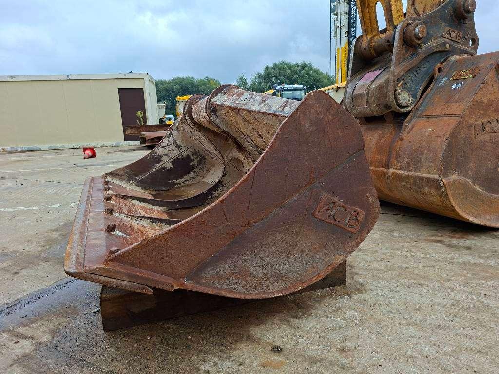 Caterpillar 320 Photo 24