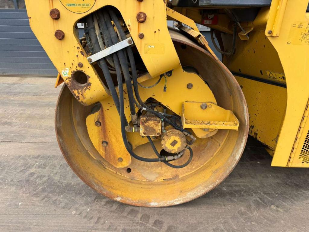Caterpillar CD54B Photo 10